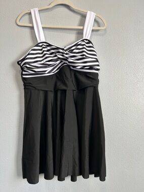 Girls Black and White Striped Bust Swimsuit Top 2xl NO Bottoms